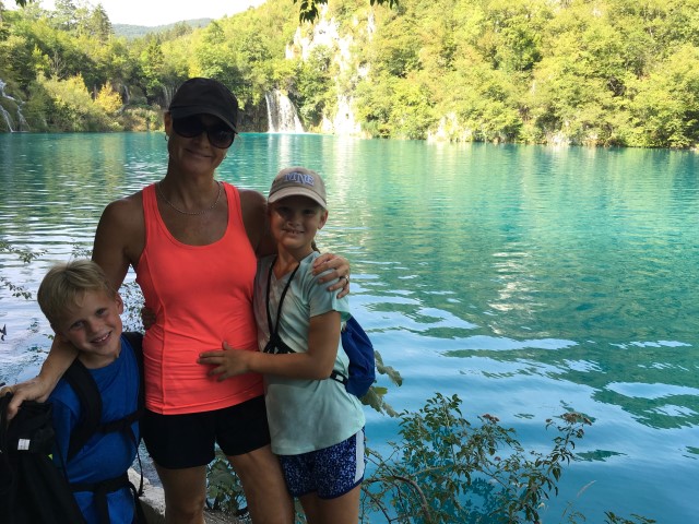 0E0FA635-E874-48D7-8E64-8AF8E3CC6C0D