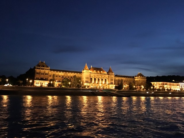 5B4C80F8-A6F9-40E2-B1B0-7F154DBCE50D