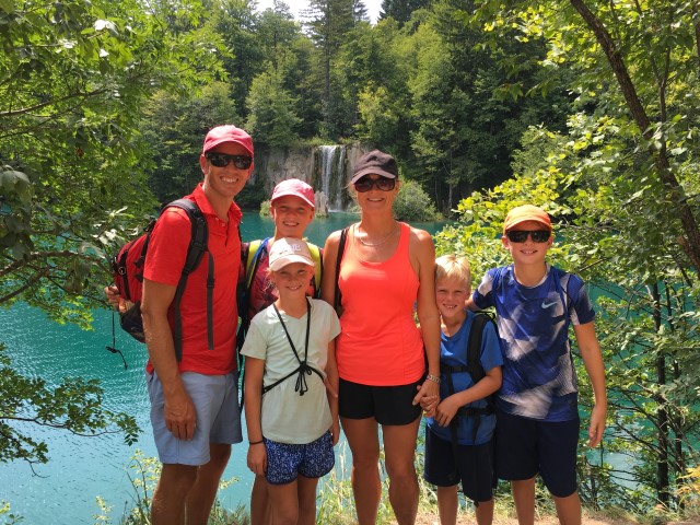 D6326C9C-6DEF-4319-B035-060332C9130D